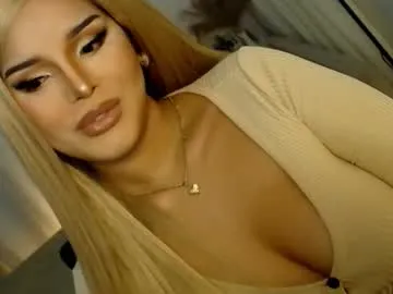 TOP_po – webcam model profile photo Image 13