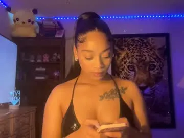 lisaamoree – webcam model profile photo Image 10