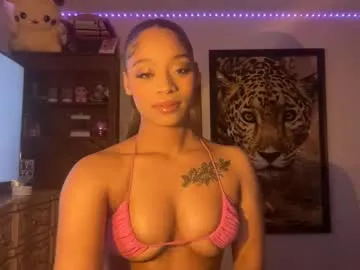 lisaamoree – webcam model profile photo Image 11