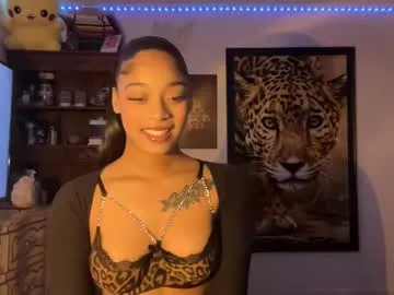 lisaamoree – webcam model profile photo Image 2