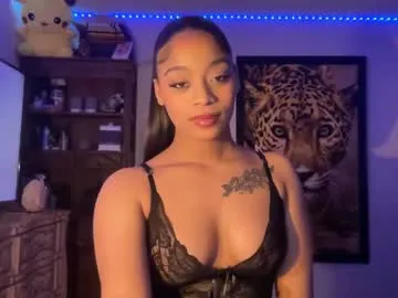 lisaamoree – webcam model profile photo Image 3