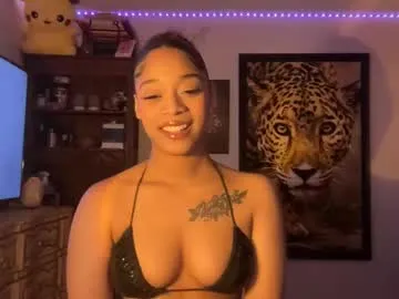 lisaamoree – webcam model profile photo Image 4