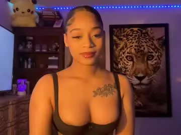 lisaamoree – webcam model profile photo Image 6