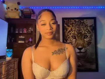 lisaamoree – webcam model profile photo Image 7