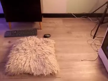 Hot-Haney77 – webcam model profile photo Image 2