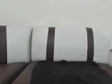 YU-KI00 – webcam model profile photo Image 13