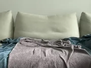 IORio2 – webcam model profile photo Image 4