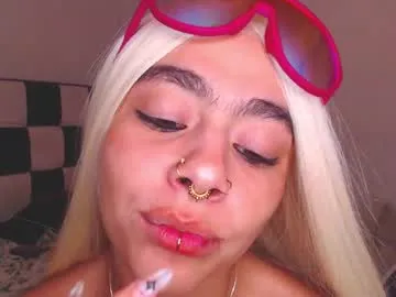 Awesomelusty – webcam model profile photo Image 11