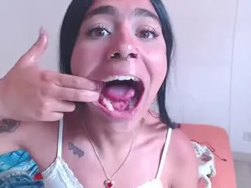 Awesomelusty – webcam model profile photo Image 12