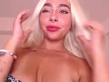 Awesomelusty – webcam model profile photo Image 14