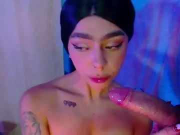 Awesomelusty – webcam model profile photo Image 6