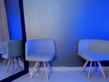 crimsonkitten – webcam model profile photo Image 3