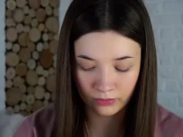 Charlotte-glasses – webcam model profile photo Image 10