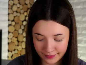 Charlotte-glasses – webcam model profile photo Image 13