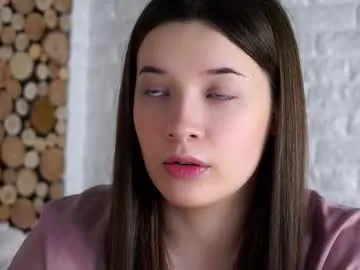 Charlotte-glasses – webcam model profile photo Image 16