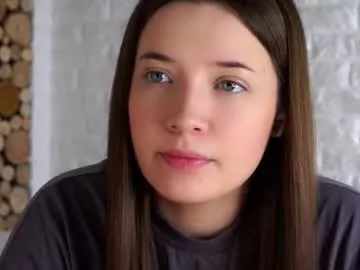 Charlotte-glasses – webcam model profile photo Image 17