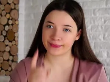 Charlotte-glasses – webcam model profile photo Image 18