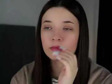 Charlotte-glasses – webcam model profile photo Image 3