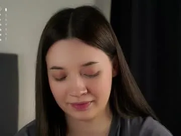 Charlotte-glasses – webcam model profile photo Image 5