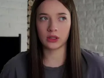 Charlotte-glasses – webcam model profile photo Image 6