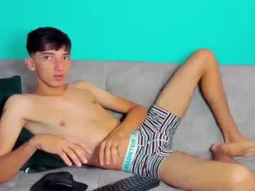 oops_my_english – webcam model profile photo Image 3