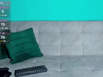 oops_my_english – webcam model profile photo Image 5