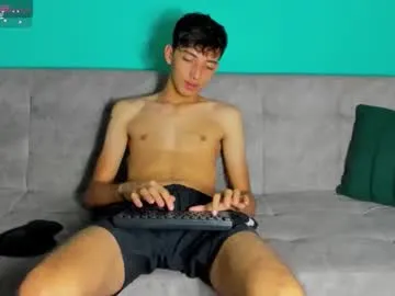 oops_my_english – webcam model profile photo Image 8