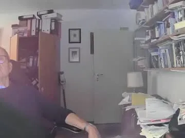 HopeHeaven – webcam model profile photo Image 14