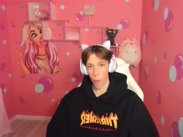 wolfan_sky – webcam model profile photo Image 2