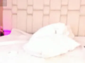 Linnea – webcam model profile photo Image 6