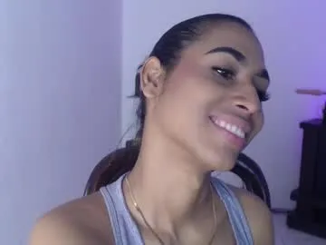 FaaBinaa – webcam model profile photo Image 11