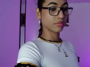 FaaBinaa – webcam model profile photo Image 18