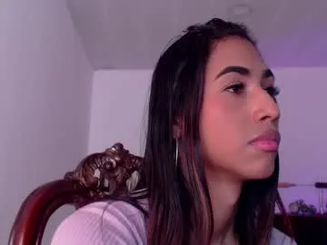 FaaBinaa – webcam model profile photo Image 8