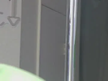 LuckyStar – webcam model profile photo Image 6