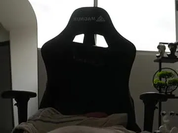 manlymanson – webcam model profile photo Image 7