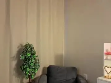 bambi_lu – webcam model profile photo Image 3