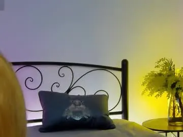 kinky_cloe – webcam model profile photo Image 8