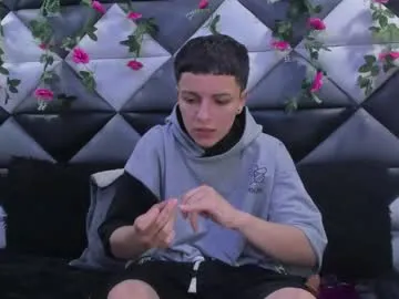 shinyways – webcam model profile photo Image 2