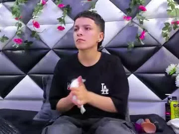 shinyways – webcam model profile photo Image 4