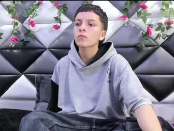 shinyways – webcam model profile photo Image 6