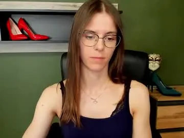 shinyways – webcam model profile photo Image 2