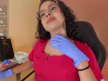 hina_porn – webcam model profile photo Image 14