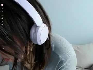 alana15 – webcam model profile photo Image 12