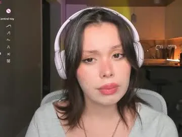 alana15 – webcam model profile photo Image 2