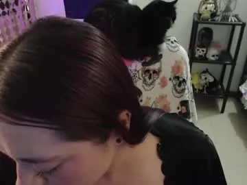 IORio2 – webcam model profile photo Image 13