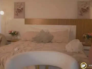 ameliie_saenz – webcam model profile photo Image 14