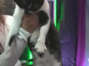 IORio2 – webcam model profile photo Image 13