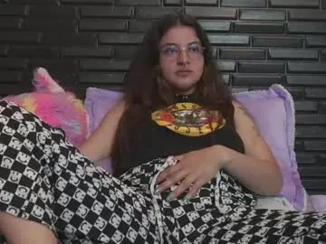 IORio2 – webcam model profile photo Image 7