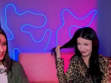 miaandmolly_ – webcam model profile photo Image 1