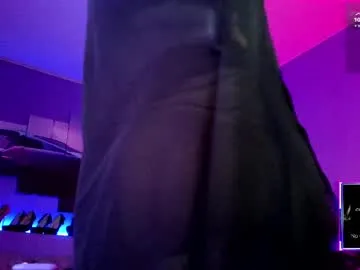 tinni_rosse – webcam model profile photo Image 2